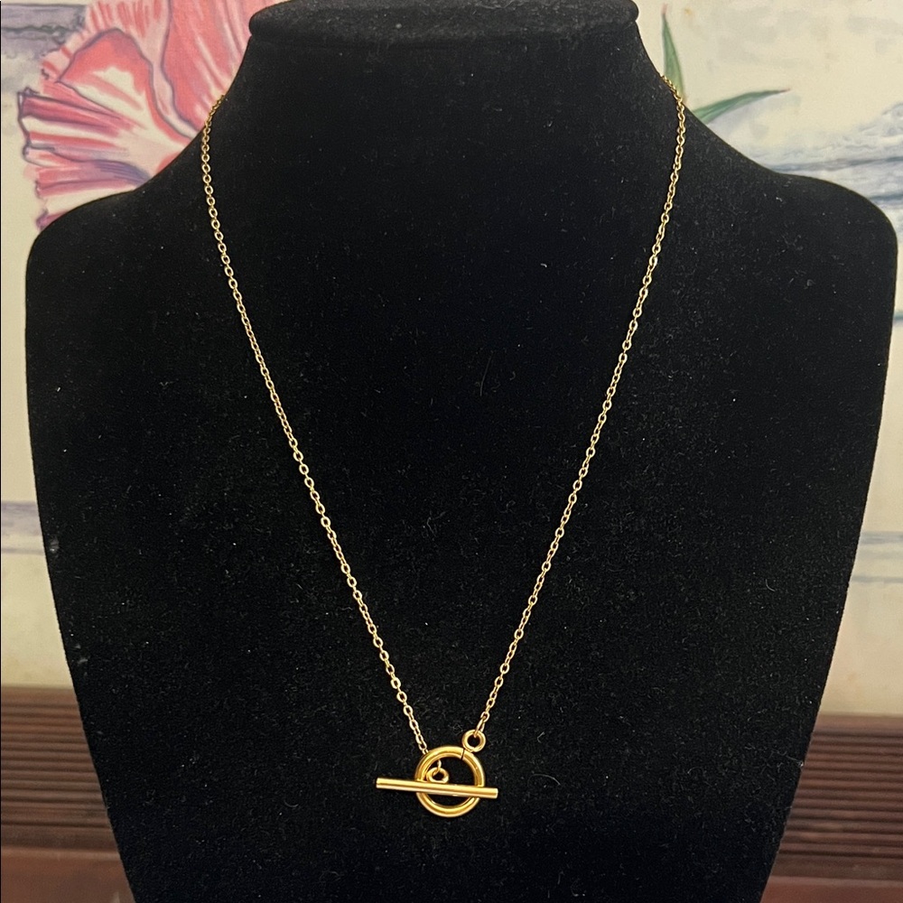 Gold plated stainless steel dainty toggle necklace